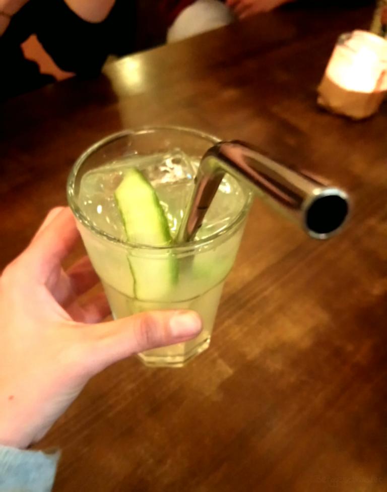 Mai-Libelinge: Cocktail Tokyo Mule in einem Glas