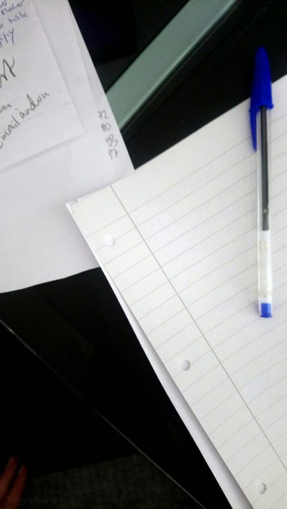Zettel und Stift