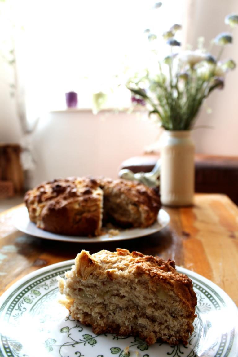 Veganer Rührkuchen mit Apfel und Mandel – einfach und schnell zubereitet