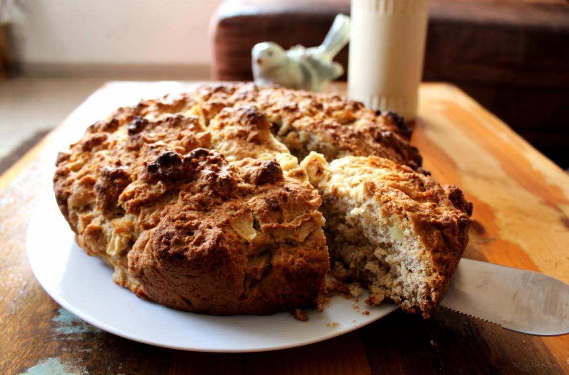 Veganer Rührkuchen mit Apfel und Mandel - einfach und schnell ... Veganer Rührkuchen mit Apfel und Mandel - einfach und schnell ...