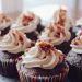 Cupcakes / Muffins mit Topping zum Bloggeburtstag
